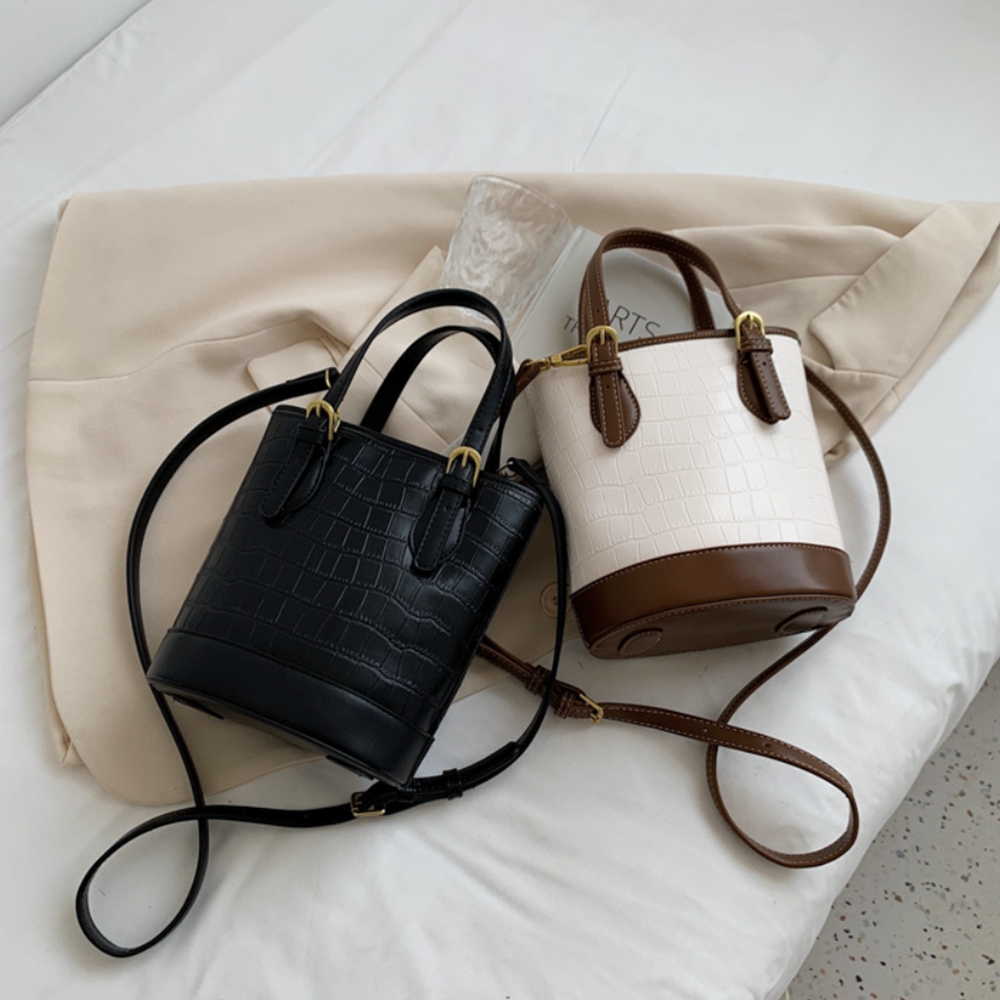 ホットセール Colore Borsa コローレボルサ メッセンジャーバッグ SC-011 ブラック Colore Borsa(コローレボルサ) メッセンジャーバッグ SC-011 ブラック